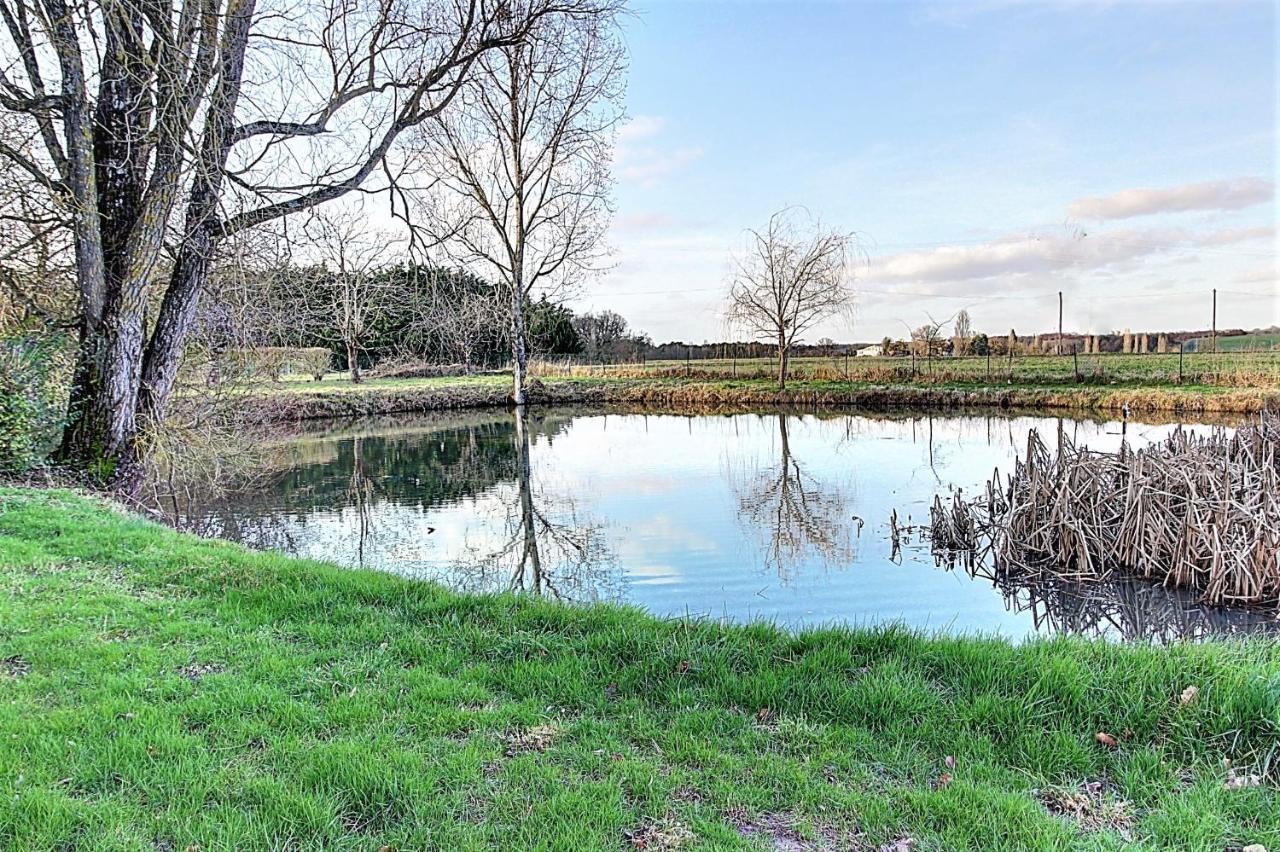 Gite De La Courtaudiere Le Petit-Pressigny ภายนอก รูปภาพ